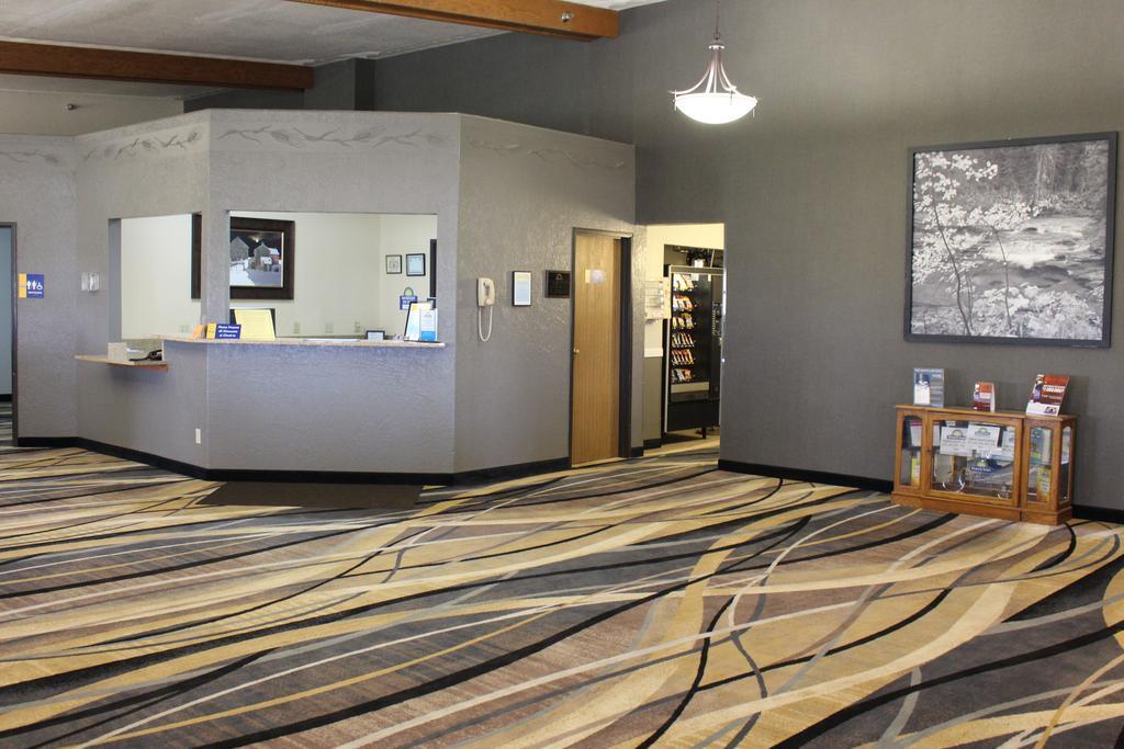 Days Inn By Wyndham ווטרטאון מראה חיצוני תמונה