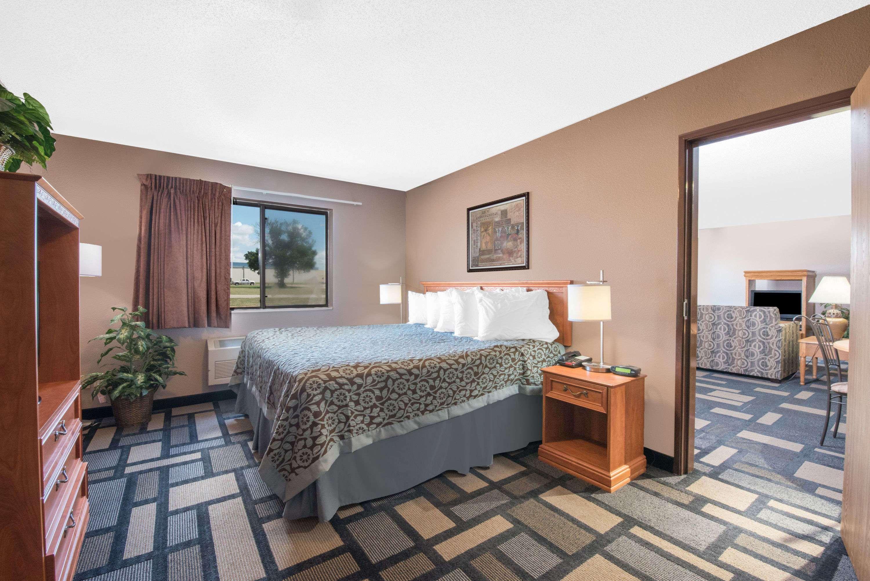 Days Inn By Wyndham ווטרטאון מראה חיצוני תמונה