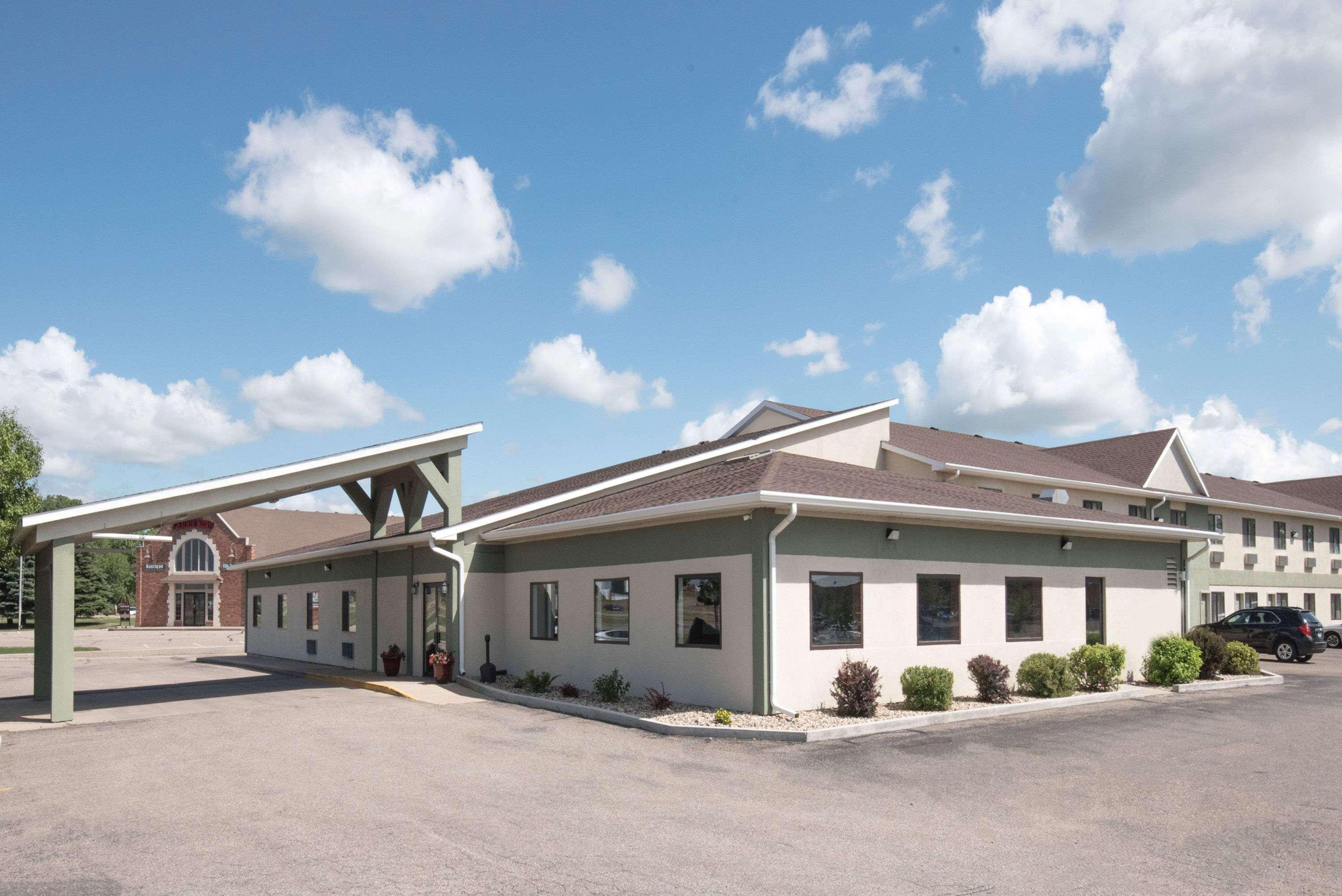 Days Inn By Wyndham ווטרטאון מראה חיצוני תמונה